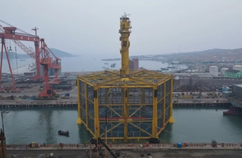 深藍2號”深遠海大型智能養殖網箱出塢，預計3月份投用